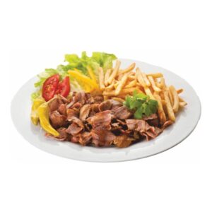 Plato de carne o pollo con ensalada