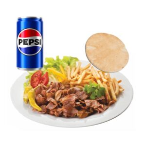 Plato de kebab con patatas y refresco